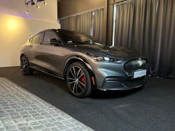 Grau Gebraucht 2024 Ford Mustang Mach-E Premium SUV | 39.990 € (Fairer Preis)