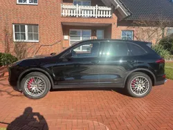 Schwarz Gebraucht 2015 Porsche Cayenne Turbo SUV | 43.999 € (Etwas zu teuer)