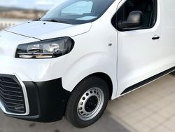 Weiß Gebraucht 2024 Toyota Proace Van / Kleinbus | 33.500 € (Fairer Preis)