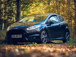 Schwarz Gebraucht 2015 Ford Fiesta ST Kleinwagen | 10.500 € (Fairer Preis)