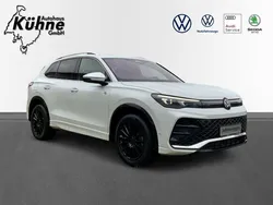 Weiß Gebraucht 2024 VW Tiguan Sound SUV | 49.889 €