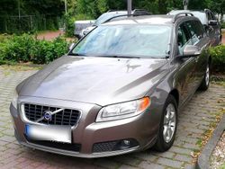 Beige Gebraucht 2009 Volvo V70 Kombi | 10.000 € (Teuer)
