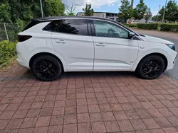 Weiß Gebraucht 2022 Opel Grandland X SUV | 23.900 € (Guter Preis)