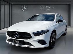 Weiß Gebraucht 2023 Mercedes A200 Night Kleinwagen | 35.200 € (Teuer)