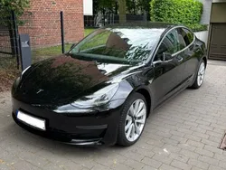 Schwarz Gebraucht 2019 Tesla Model 3 Long Range Limousine | 22.200 € (Etwas zu teuer)