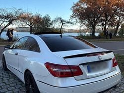 Weiß Gebraucht 2011 Mercedes E350 Coupé | 9.800 € (Guter Preis)