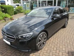 Schwarz Gebraucht 2022 Mercedes E300 Avantgarde Limousine | 39.950 € (Fairer Preis)