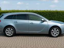 Grau Gebraucht 2010 Opel Insignia Kombi | 2.400 € (Guter Preis)