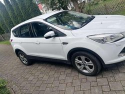 Weiß Gebraucht 2015 Ford Kuga Trend SUV | 8.000 € (Fairer Preis)