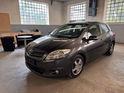 Grau Gebraucht 2010 Toyota Auris Life+ Limousine | 5.700 € (Fairer Preis)