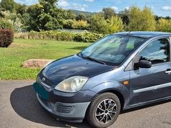 Grau Gebraucht 2005 Ford Fiesta Kleinwagen | 600 € (Superpreis)