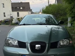 Grün Gebraucht 2003 Seat Ibiza Stella Limousine | 2.000 € (Etwas zu teuer)