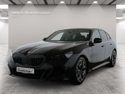 Schwarz Gebraucht 2024 BMW 520 Comfort Edition Limousine | 57.400 € (Fairer Preis)