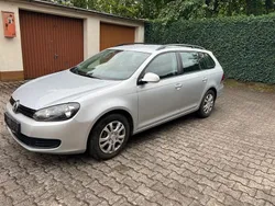 Silber Gebraucht 2011 VW Golf VI Trendline Kombi | 3.850 € (Fairer Preis)