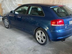 Blau Gebraucht 2004 Audi A3 Ambition Limousine | 900 € (Guter Preis)