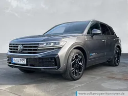 Andere farbe Gebraucht 2024 VW Touareg Edition SUV | 68.880 € (Guter Preis)
