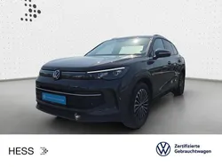 Delfingrau metallic Gebraucht 2024 VW Tiguan Life SUV | 32.449 € (Fairer Preis)