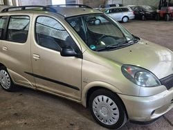 Gold Gebraucht 2001 Toyota Yaris Verso Luna Van / Kleinbus | 1.899 € (Fairer Preis)