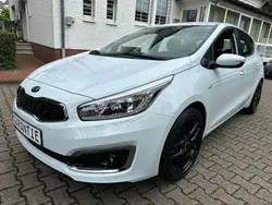 Weiß Gebraucht 2016 Kia Ceed 3 Limousine | 11.750 € (Fairer Preis)