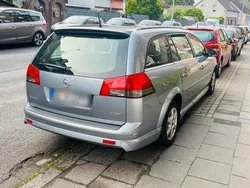 Blau Gebraucht 2006 Opel Vectra Kombi | 1.000 €