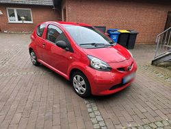 Rot Gebraucht 2008 Toyota Aygo Kleinwagen | 1.750 € (Teuer)