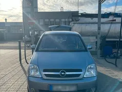 Grau Gebraucht 2006 Opel Meriva Van / Kleinbus | 1.050 € (Fairer Preis)