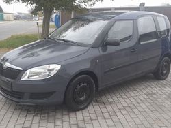 Blau Gebraucht 2011 Skoda Roomster Plus Edition Van / Kleinbus | 2.500 € (Fairer Preis)