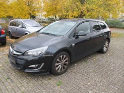 Schwarz Gebraucht 2013 Opel Astra Active Kombi | 2.500 €