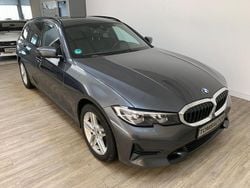 Grau Gebraucht 2022 BMW 320 Sport Line Limousine | 18.900 € (Superpreis)