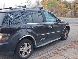 Schwarz Gebraucht 2007 Mercedes ML320 SUV | 2.600 €