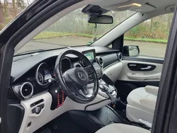 Schwarz Gebraucht 2016 Mercedes V220 Van / Kleinbus | 37.000 €