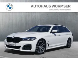 Weiß Gebraucht 2023 BMW 520 M Sport Kombi | 40.890 € (Guter Preis)