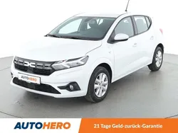 Weiß Gebraucht 2024 Dacia Sandero Expression Kleinwagen | 15.450 € (Guter Preis)