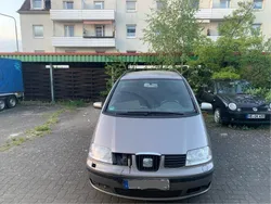Grau Gebraucht 2010 Seat Alhambra Van / Kleinbus | 900 € (Superpreis)