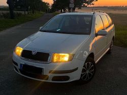 Weiß Gebraucht 2007 Skoda Fabia Cool Edition Kleinwagen | 1.500 € (Guter Preis)