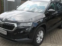 Schwarz Gebraucht 2023 Skoda Karoq Ambition SUV | 26.900 € (Guter Preis)