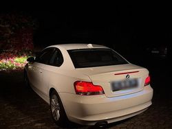 Weiß Gebraucht 2008 BMW 120 Coupé Advantage Coupé | 10.870 € (Guter Preis)