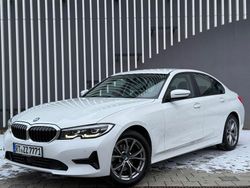 Weiß Gebraucht 2020 BMW 320 Sport Line Limousine | 21.200 € (Guter Preis)
