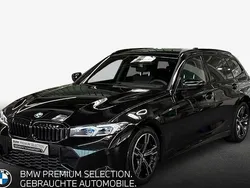 Saphirschwarz metallic Gebraucht 2024 BMW 318 Performance Kombi | 38.490 € (Etwas zu teuer)