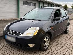Blau Gebraucht 2005 Ford Fiesta Kleinwagen | 890 € (Fairer Preis)