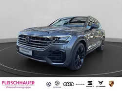 Grau Gebraucht 2020 VW Touareg R-line SUV | 41.970 € (Teuer)