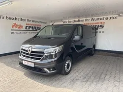 Schwarz Gebraucht 2023 Renault Trafic Komfort Van | 27.400 € (Fairer Preis)