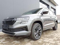 Graphitgrau metallic Neu 2025 Skoda Karoq SportLine SUV | 38.390 € (Guter Preis)