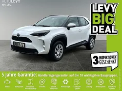 Schnee weiß Gebraucht 2024 Toyota Yaris Hybrid Business Edition | 22.890 € (Superpreis)