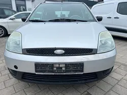 Grau Gebraucht 2003 Ford Fiesta Kleinwagen | 350 € (Guter Preis)
