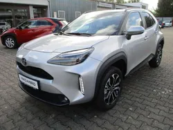 1l0 shimmering silver Neu 2025 Toyota Yaris Cross SUV | 29.790 € (Fairer Preis)