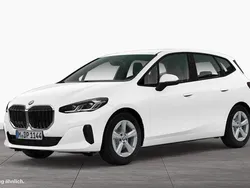 Weiß Gebraucht 2024 BMW 220 Active Tourer Efficient Dynamics Van / Kleinbus | 35.390 € (Fairer Preis)