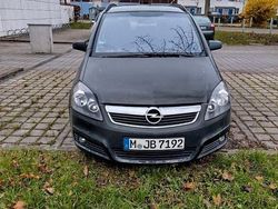 Grau Gebraucht 2007 Opel Zafira Van / Kleinbus | 1.250 € (Guter Preis)