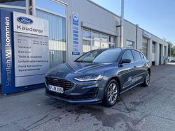 Chrome blue metallic Gebraucht 2023 Ford Focus Titanium Limousine | 21.890 € (Fairer Preis)