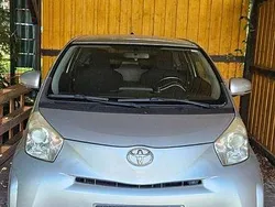 Silber Gebraucht 2009 Toyota iQ Kleinwagen | 2.800 € (Guter Preis)